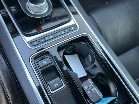 Used 2016 Jaguar XF R-Sport image 26