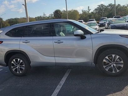 Used 2022 Toyota Highlander XLE