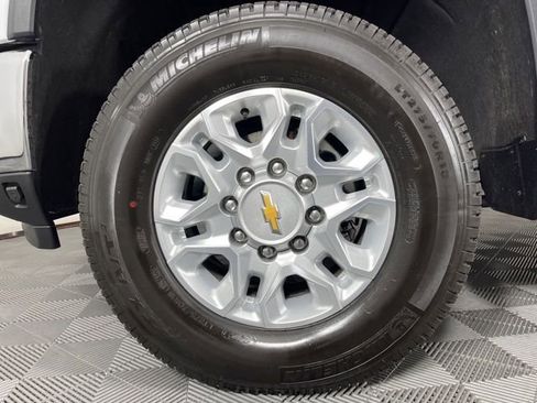 Used 2026 Chevrolet Silverado 2500 LTZ w/ LTZ Premium Package AWD/4WD image 12