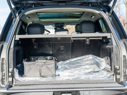 New 2025 Land Rover Range Rover SE image 25