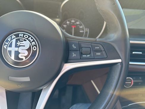 Used 2019 Alfa Romeo Stelvio Ti image 16