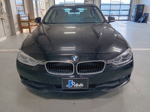 Used 2018 BMW 320i xDrive Sedan image 7