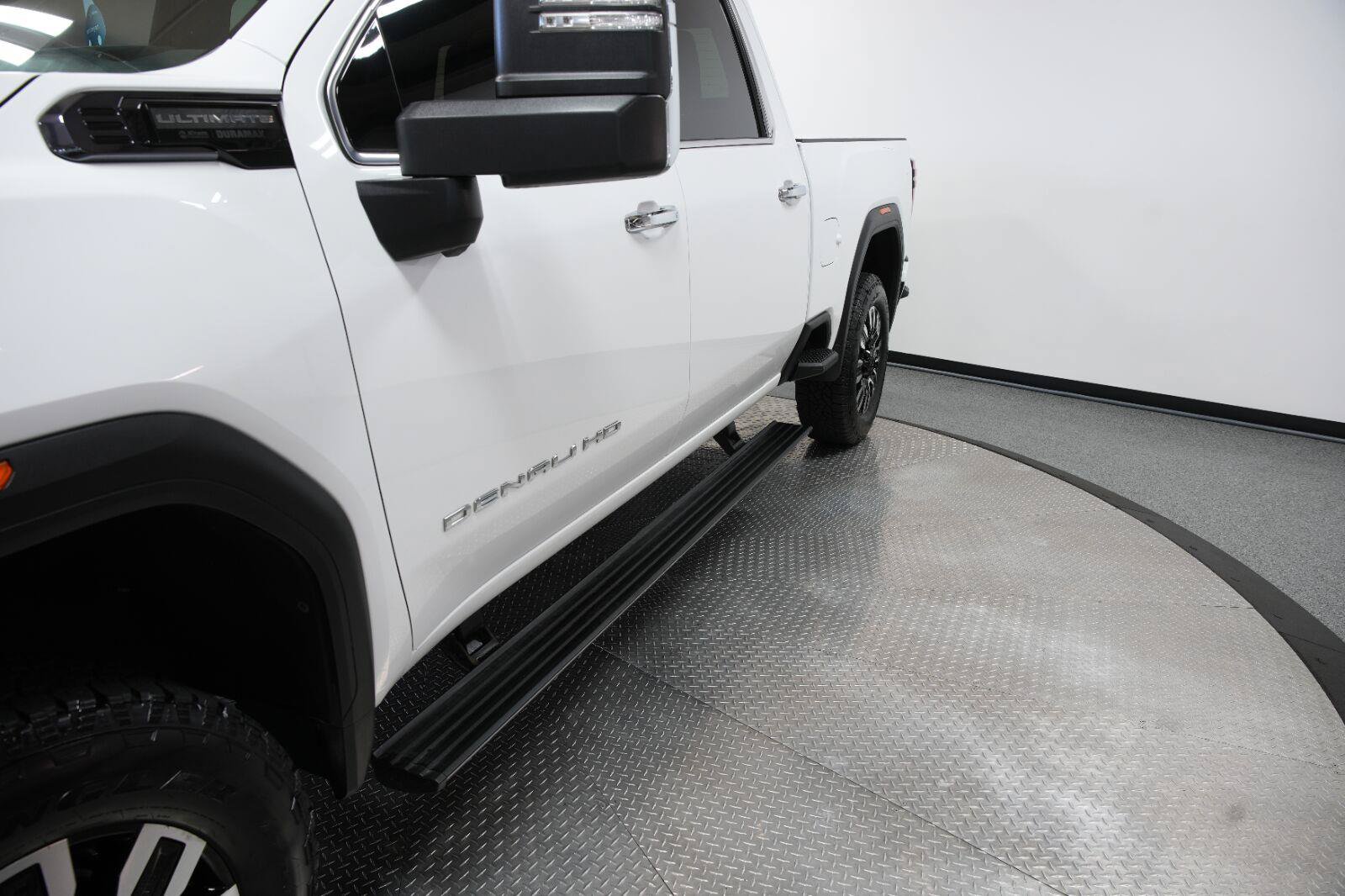 Used 2024 GMC Sierra 2500 Denali Ultimate AWD/4WD image 5