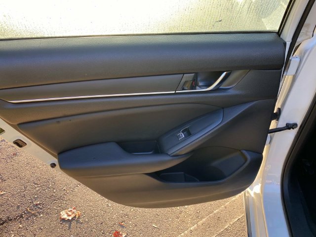 Used 2019 Honda Accord EX image 9