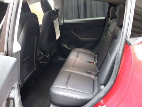 Used 2022 Tesla Model Y Long Range image 29