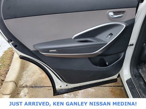 Used 2016 Hyundai Santa Fe SE w/ Cargo Package image 16