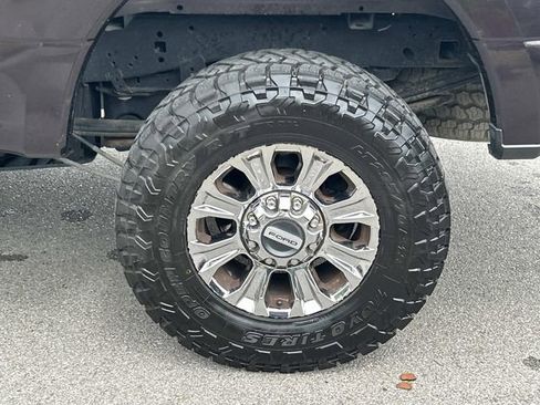 Used 2018 Ford F250 XLT w/ XLT Premium Package AWD/4WD image 13