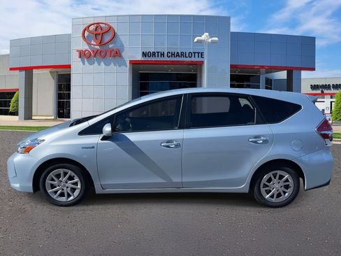 Used 2016 Toyota Prius V Four image 5