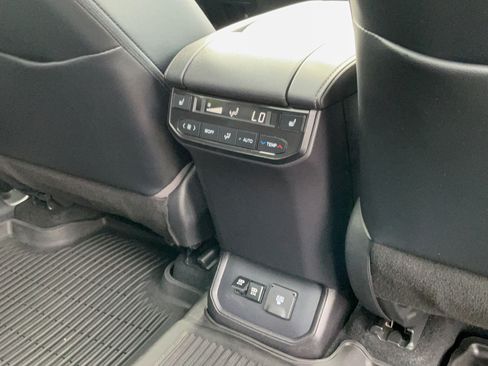 Used 2020 Toyota Highlander Platinum AWD/4WD image 22