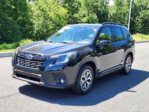 Certified 2024 Subaru Forester Premium AWD/4WD image 2