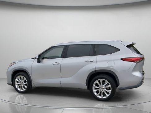Used 2022 Toyota Highlander Limited image 17