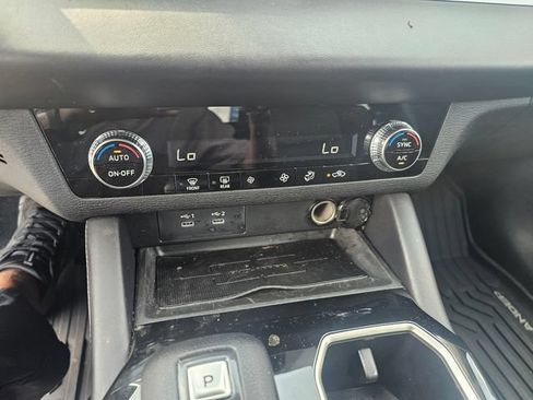Used 2025 Mitsubishi Outlander ES FWD image 22
