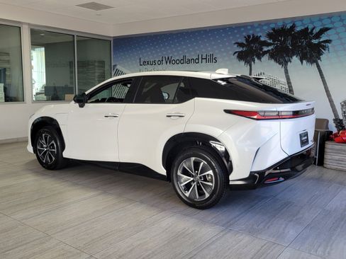 Certified 2023 Lexus RZ 450e Premium image 3