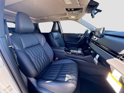 New 2026 Mitsubishi Outlander SEL image 31