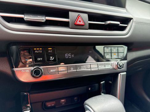 Used 2025 Kia Seltos SX w/ SX Sunroof Package image 17