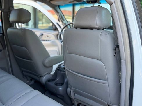 Used 2004 Toyota Sequoia Limited RWD image 53