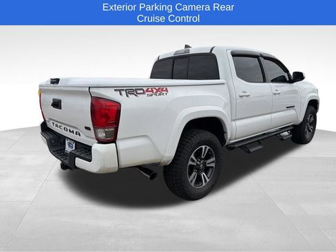 Used 2016 Toyota Tacoma TRD Sport w/ Towing Package AWD/4WD image 5