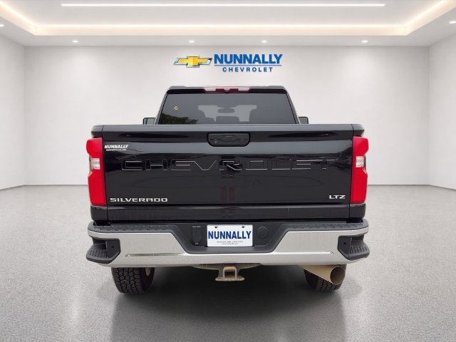 Used 2022 Chevrolet Silverado 2500 LTZ AWD/4WD image 4