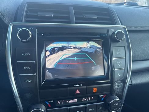 Used 2016 Toyota Camry XLE image 22