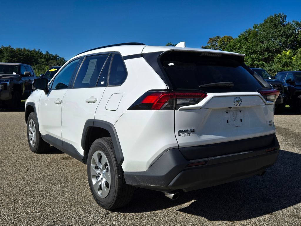 Used 2021 Toyota RAV4 LE AWD/4WD image 3