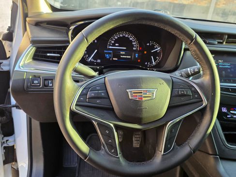 Used 2017 Cadillac XT5 Luxury w/ Driver Awareness Package image 23