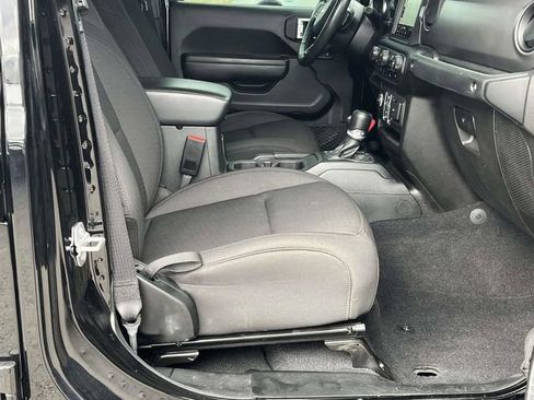 Used 2022 Jeep Gladiator Willys image 22