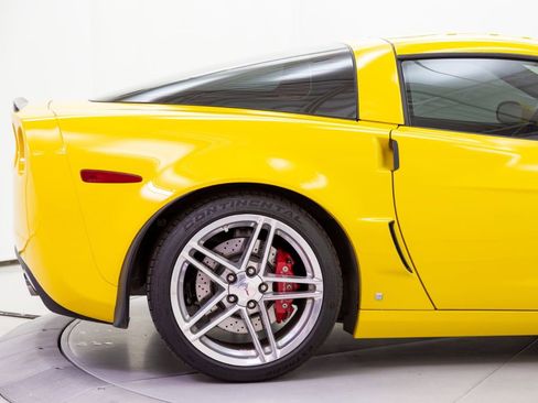Used 2007 Chevrolet Corvette Z06 w/ Preferred Equipment Group image 17