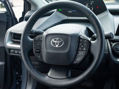 Used 2025 Toyota Prius LE AWD/4WD image 21