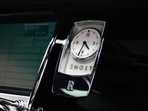 Used 2014 Rolls-Royce Ghost RWD image 34