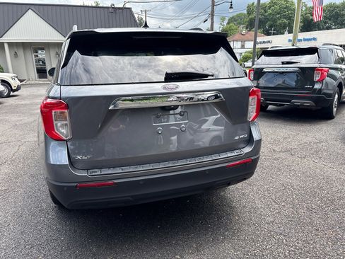 Used 2023 Ford Explorer XLT image 6