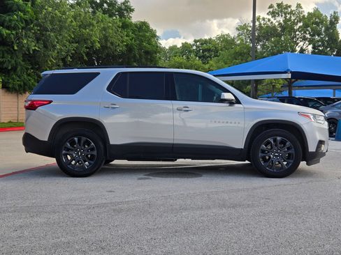 Used 2020 Chevrolet Traverse RS FWD image 2