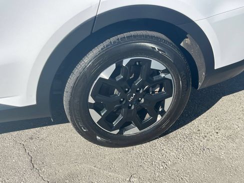 Used 2024 Kia Sorento S FWD image 32