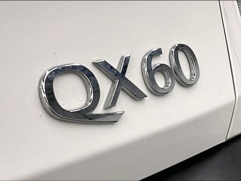 Used 2024 INFINITI QX60 Sensory AWD/4WD image 9