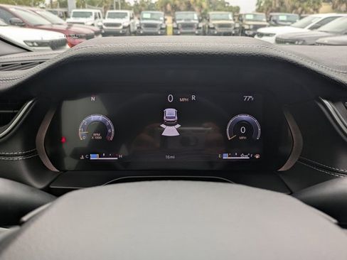 New 2025 Jeep Grand Cherokee L Limited w/ Black Appearance Package image 24