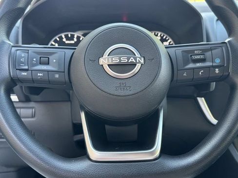 Used 2023 Nissan Rogue SV AWD/4WD image 10
