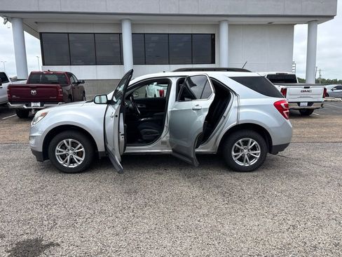 Used 2017 Chevrolet Equinox LT w/ Convenience Package FWD image 4