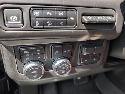 Used 2024 GMC Yukon Denali Ultimate AWD/4WD image 21