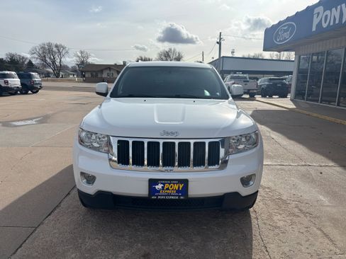 Used 2013 Jeep Grand Cherokee Laredo w/ Laredo E Group image 9