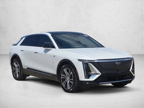 Used 2024 Cadillac Lyriq Luxury RWD image 3