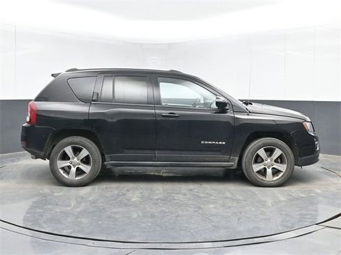 Used 2016 Jeep Compass High Altitude image 15