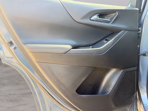 Used 2025 Chevrolet Equinox LT w/ Safety and Technology Package FWD image 19