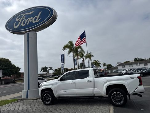 Used 2024 Toyota Tacoma TRD Sport w/ TRD Sport Upgrade Package RWD image 25
