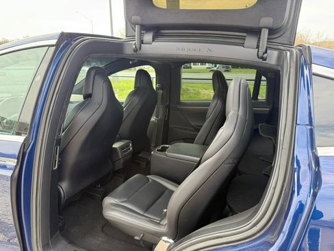 Used 2018 Tesla Model X 75D image 4