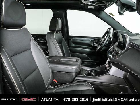 Used 2023 GMC Yukon XL SLT w/ SLT Premium Package image 23