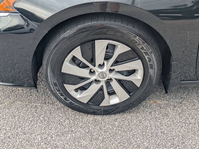 Used 2024 Nissan Altima 2.5 S FWD image 10
