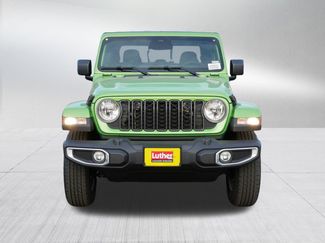 New 2026 Jeep Gladiator Sport video 2