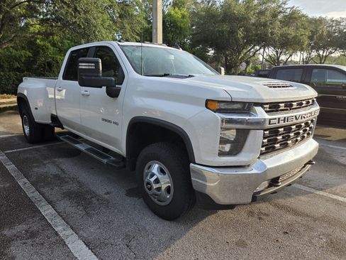 Used 2022 Chevrolet Silverado 3500 LT w/ Convenience Package AWD/4WD image 2