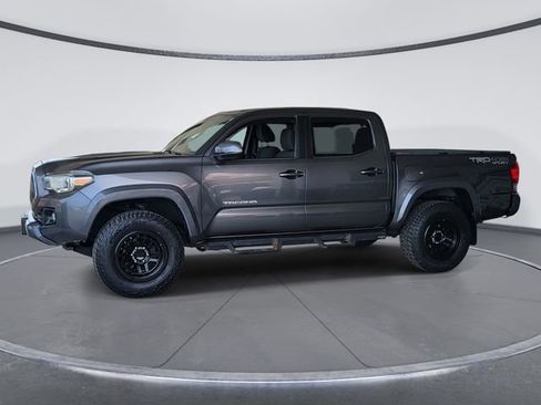 Used 2016 Toyota Tacoma TRD Sport w/ Premium & Technology Package image 5
