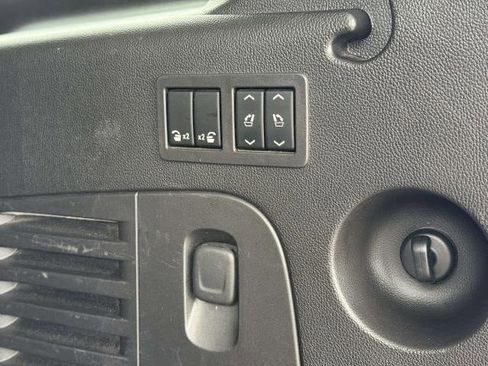 Used 2016 GMC Yukon XL Denali w/ Open Road Package image 9