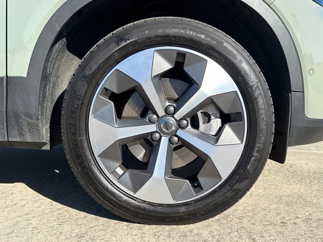 Certified 2025 Volvo XC40 B5 Plus w/ Protection Package Premier AWD/4WD image 11
